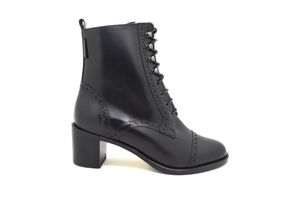 * Helmsley<Women Boots