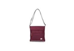 Roka Kennington Medium Sustainable Crossbody Bag< Roka Bags